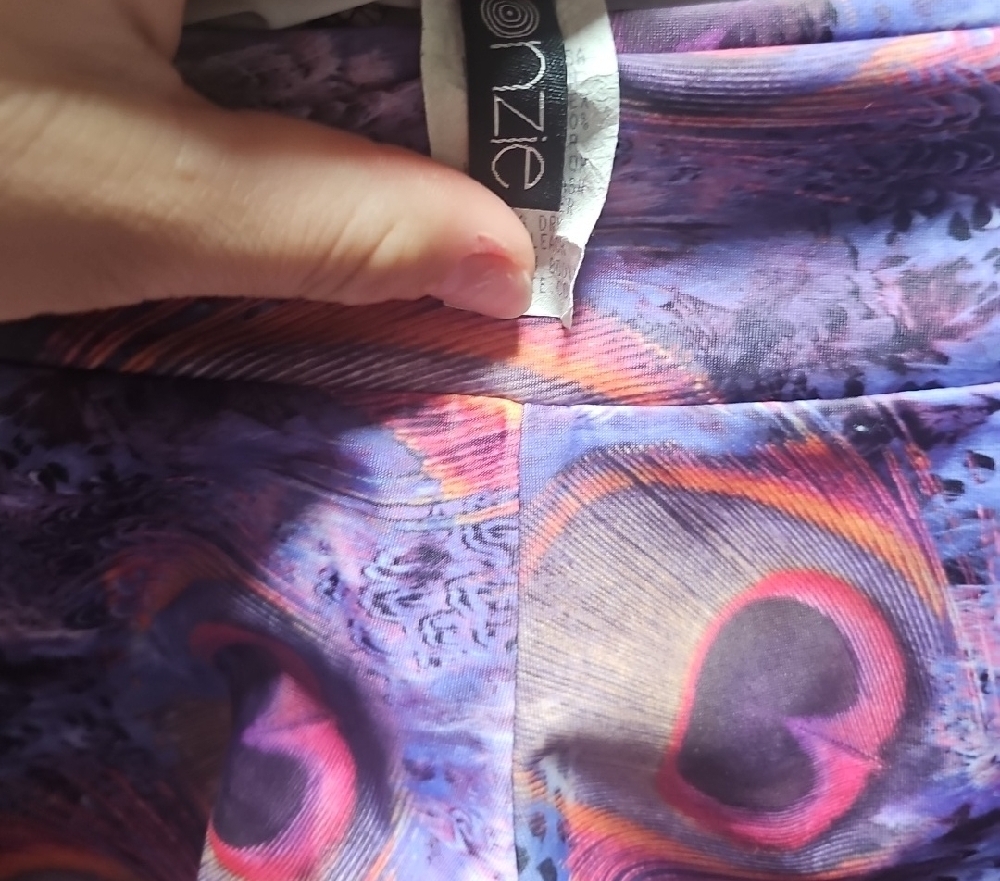 Onzie Leggings with Purple and Pink Pattern - Picture 2 of 4